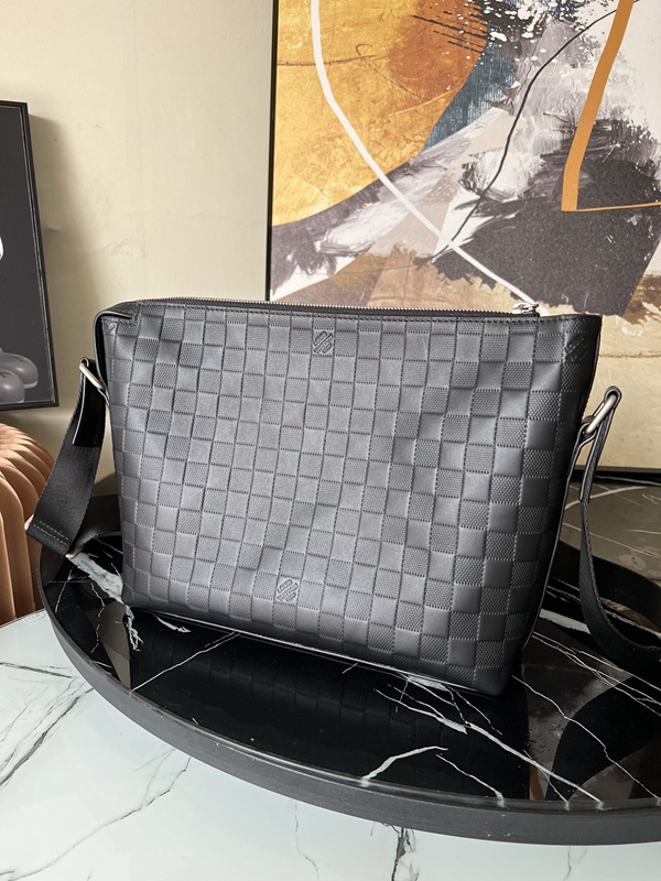 ルイヴィトンバッグ側面デザイン